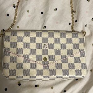 Cross body! Pink interior.